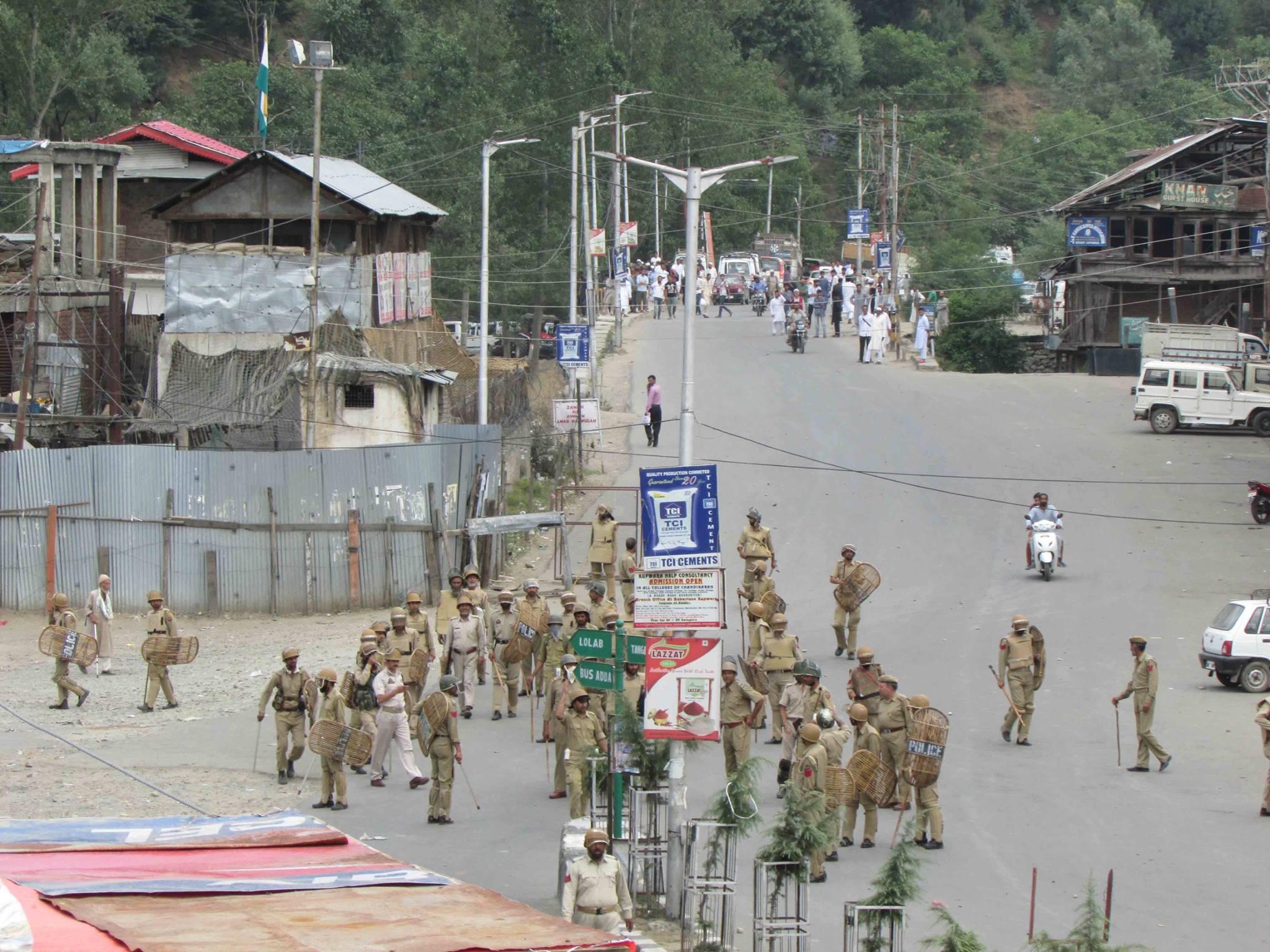 Violent clashes leaves scores injured in Kupwara